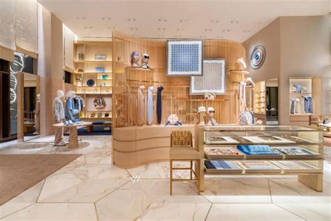 Louis Vuitton Atlantis The Royal Store in Dubai, United Arab 